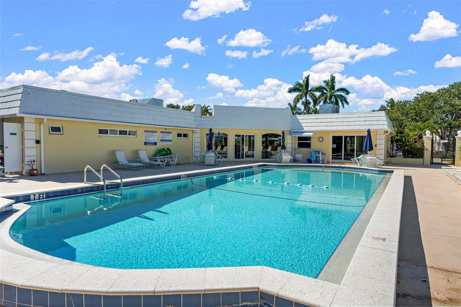 Image 31 of 62 For 5903 Tidewood Avenue 1