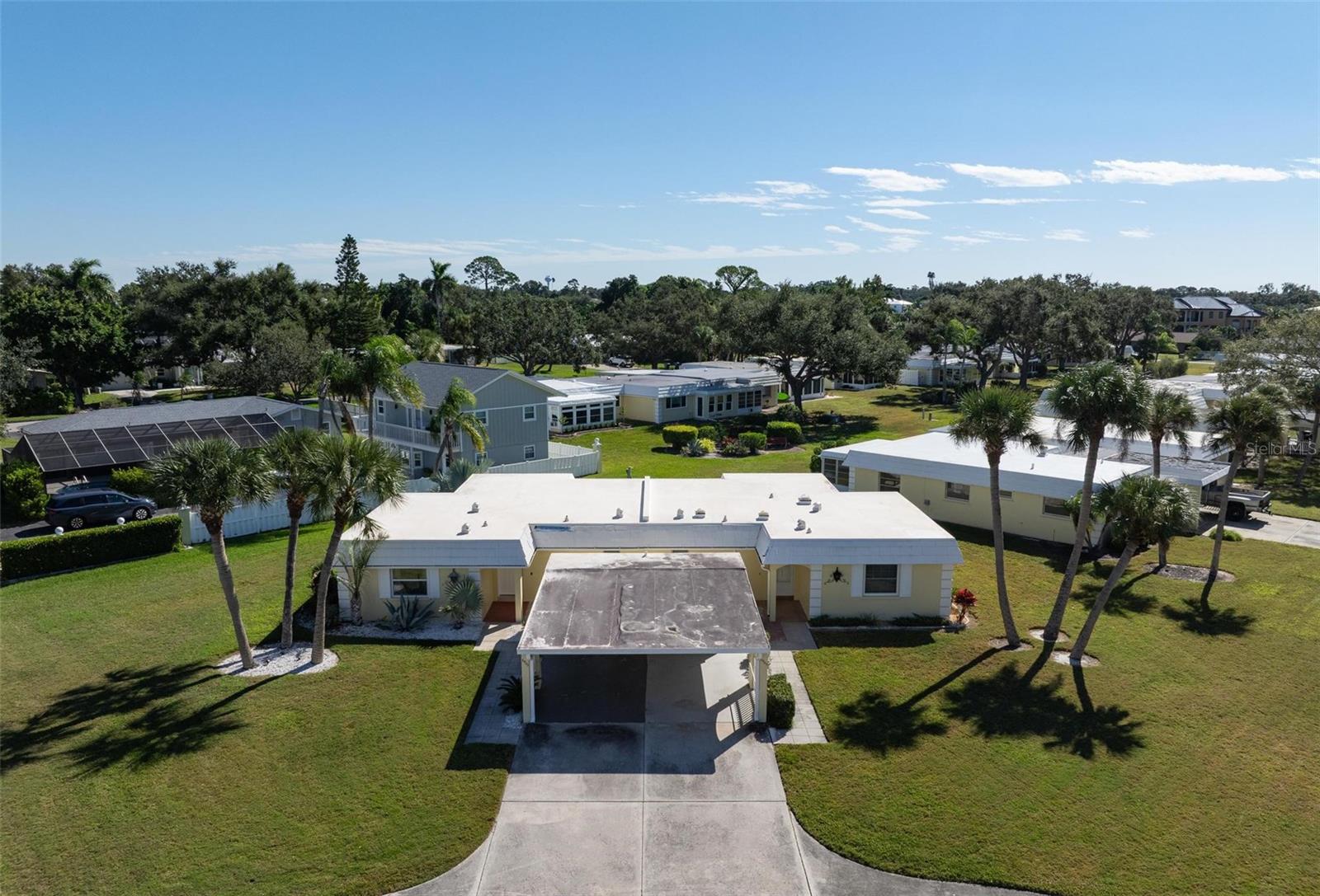 Image 43 of 62 For 5903 Tidewood Avenue 1