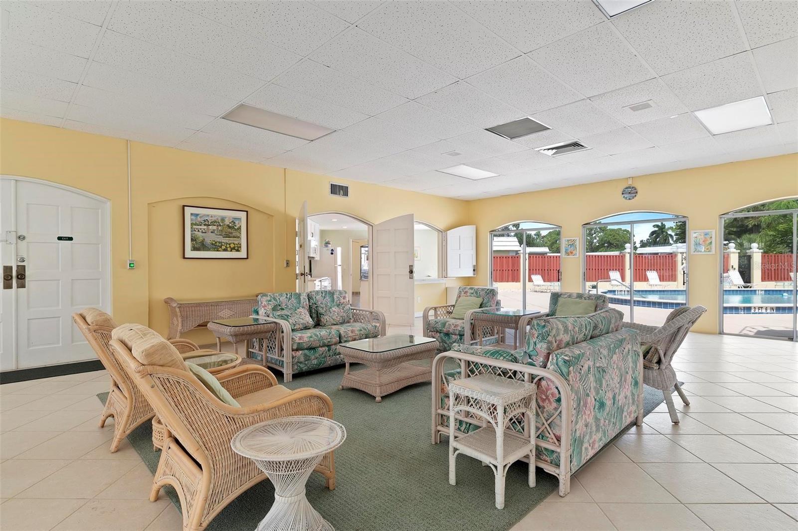 Image 46 of 62 For 5903 Tidewood Avenue 1