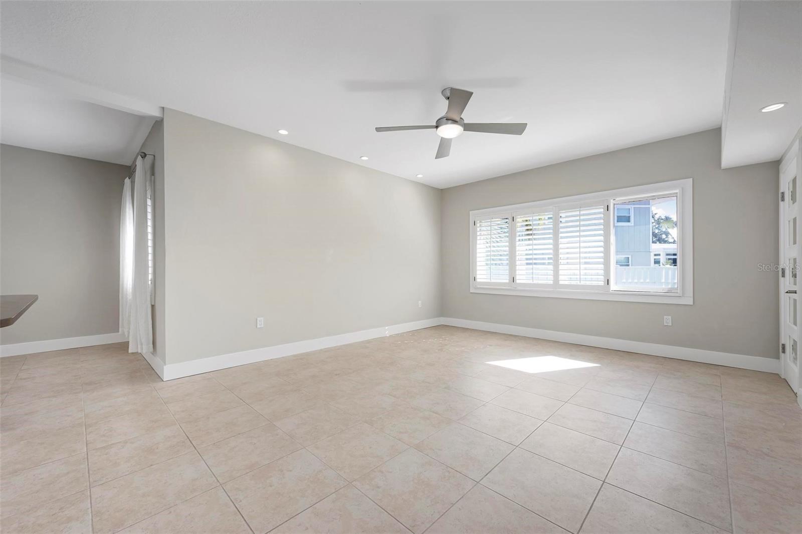 Image 5 of 62 For 5903 Tidewood Avenue 1