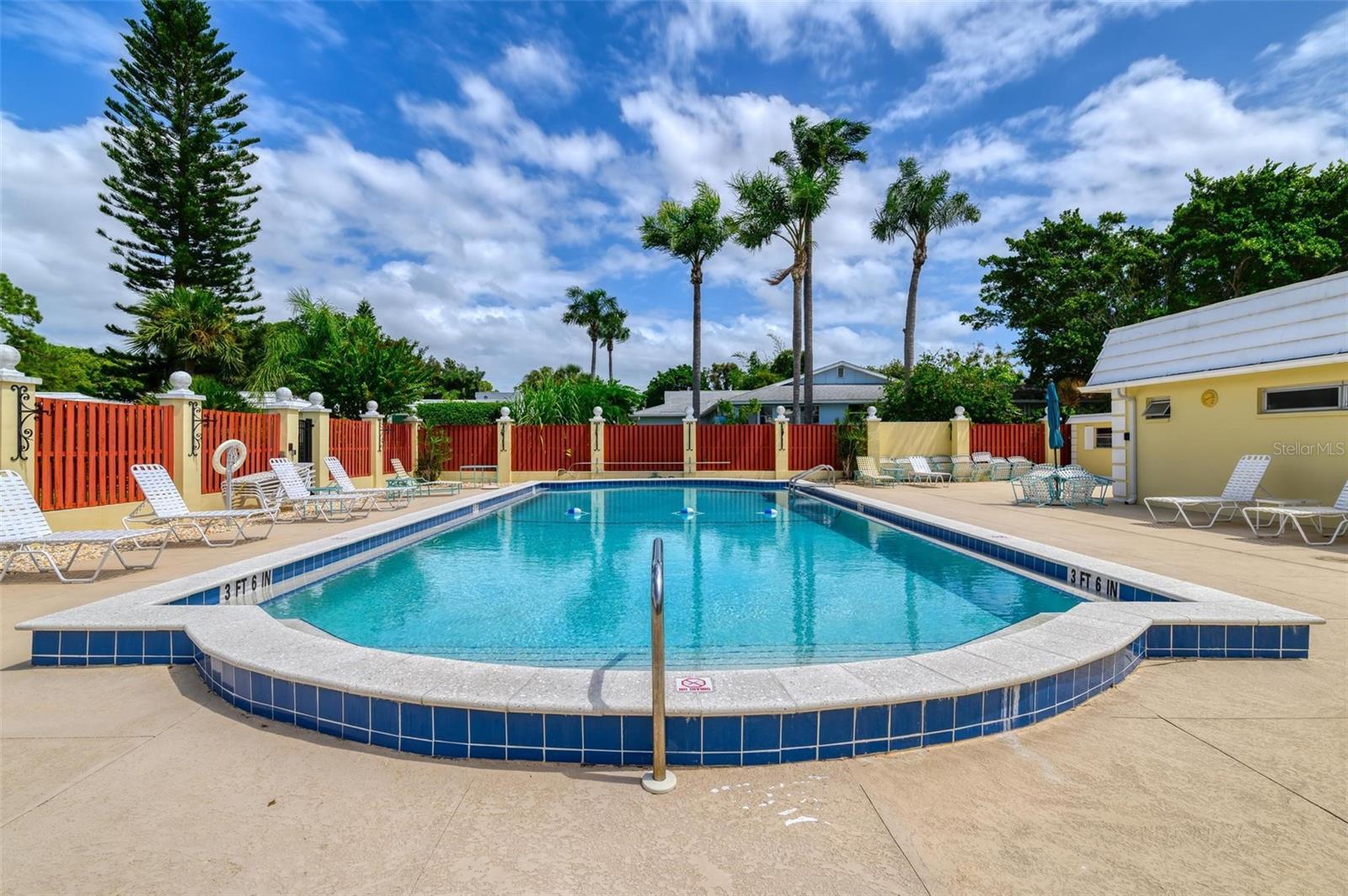 Image 54 of 62 For 5903 Tidewood Avenue 1