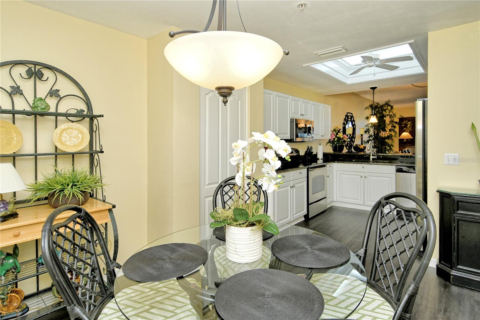 Image 21 of 60 For 5250 Hyland Hills Avenue 1515