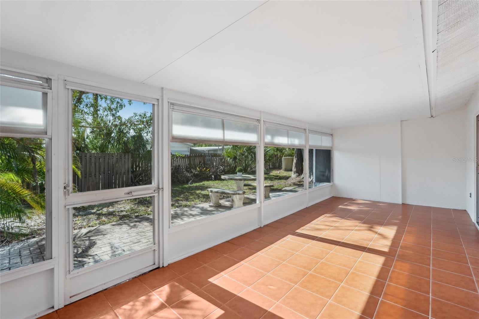 Image 23 of 30 For 5382 Royal Palm Avenue 5382