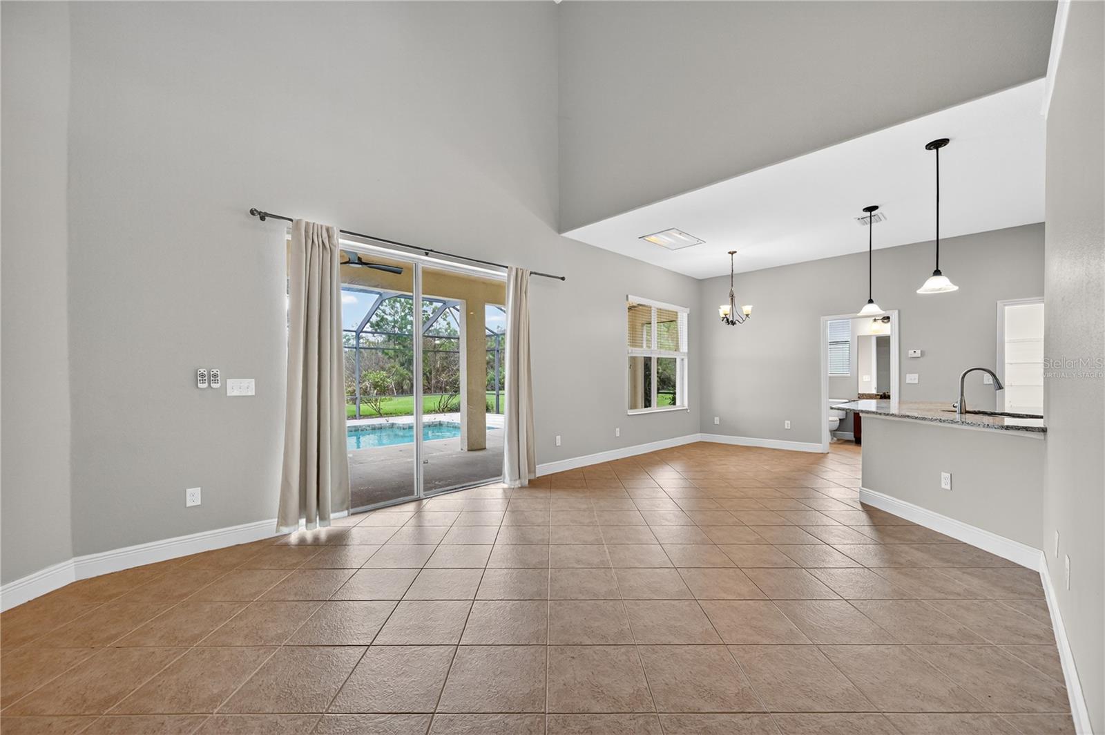 Image 20 of 60 For 13502 Loreo Court