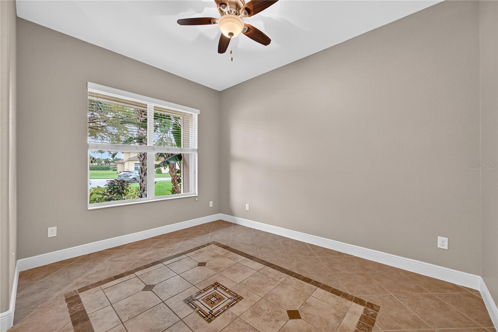 Image 29 of 60 For 13502 Loreo Court