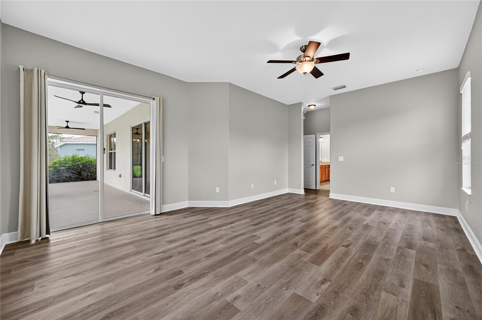 Image 32 of 60 For 13502 Loreo Court