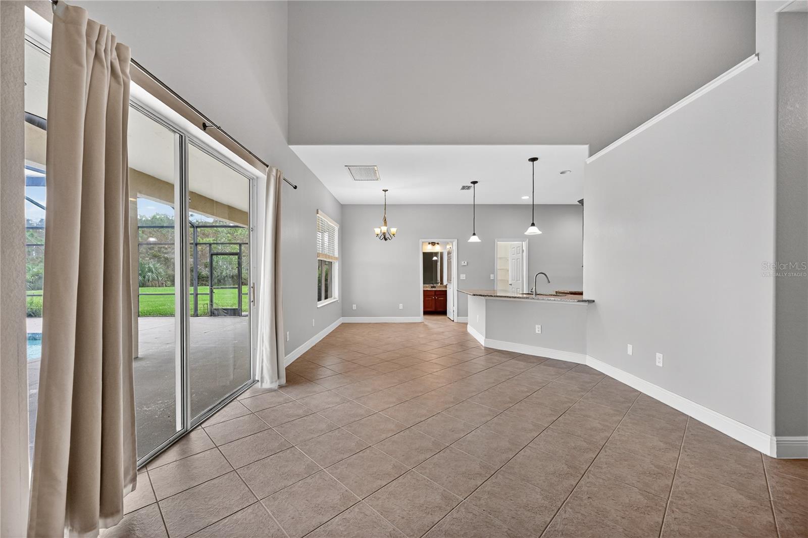 Image 33 of 60 For 13502 Loreo Court