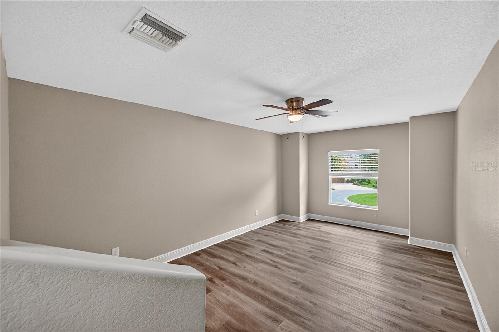 Image 34 of 60 For 13502 Loreo Court