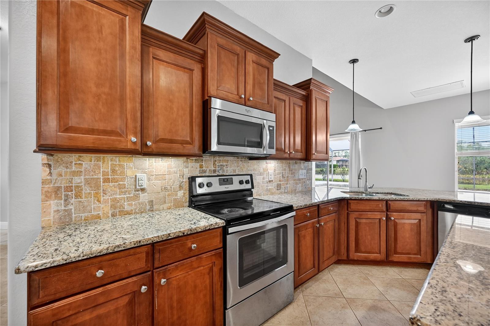 Image 39 of 60 For 13502 Loreo Court