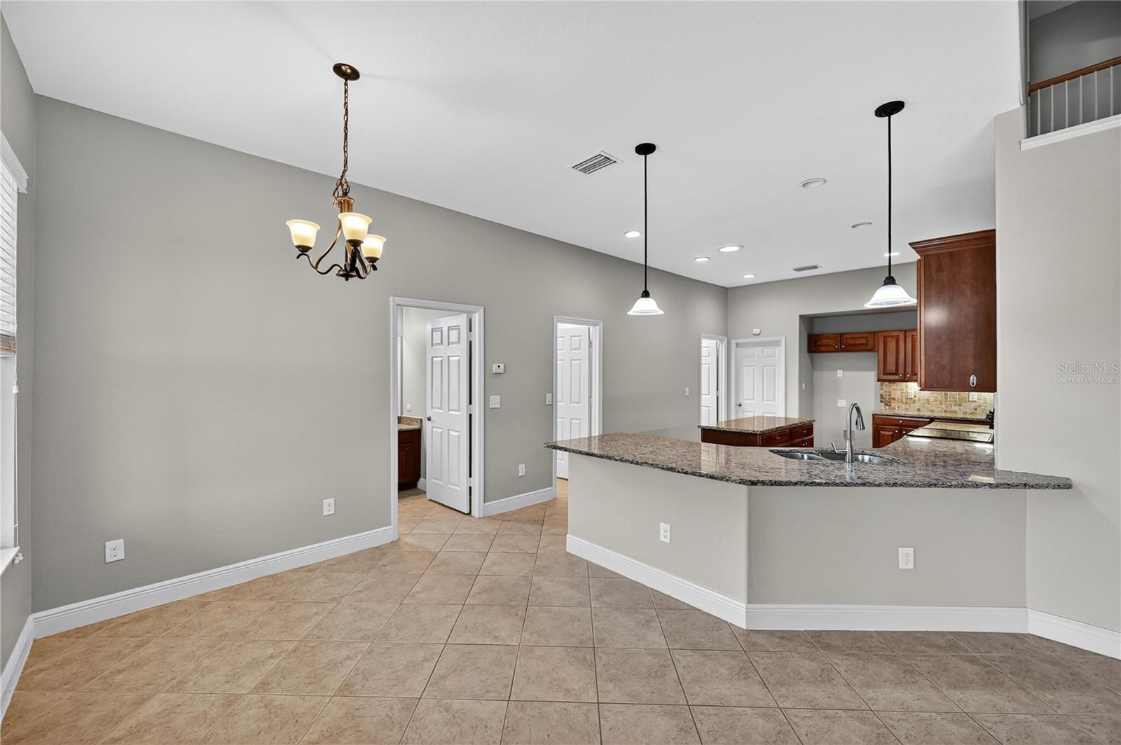 Image 43 of 60 For 13502 Loreo Court