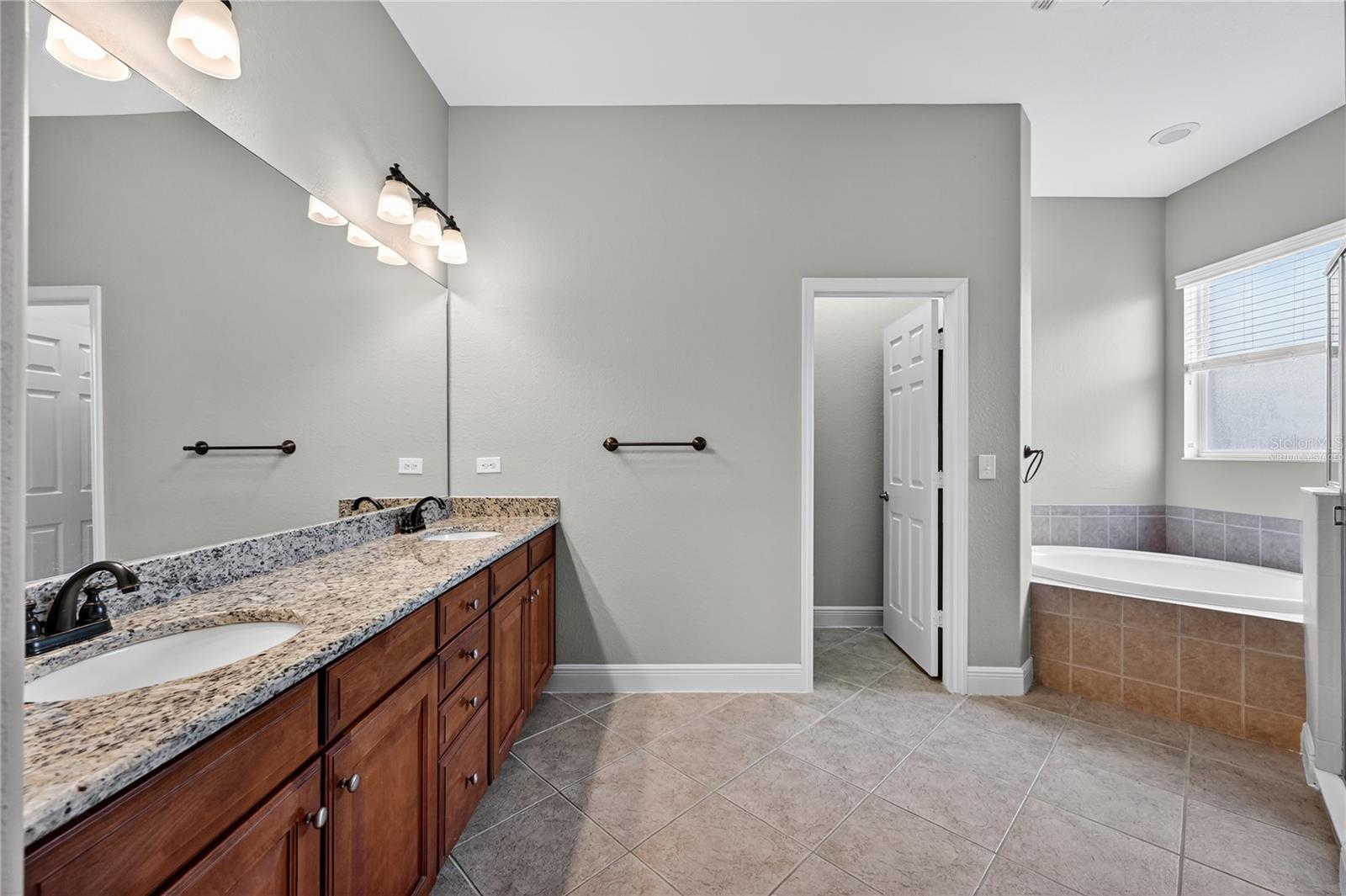 Image 52 of 60 For 13502 Loreo Court