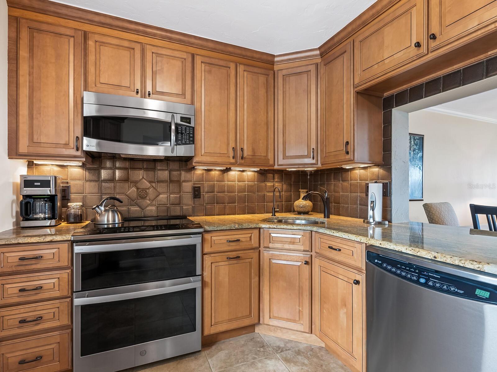 Image 13 of 40 For 4900 Gulf Of Mexico Drive 205