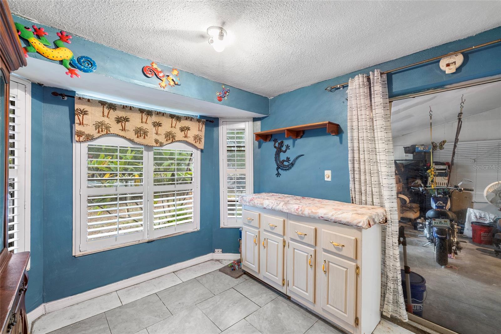 Image 14 of 29 For 3243 Mount Hope Street