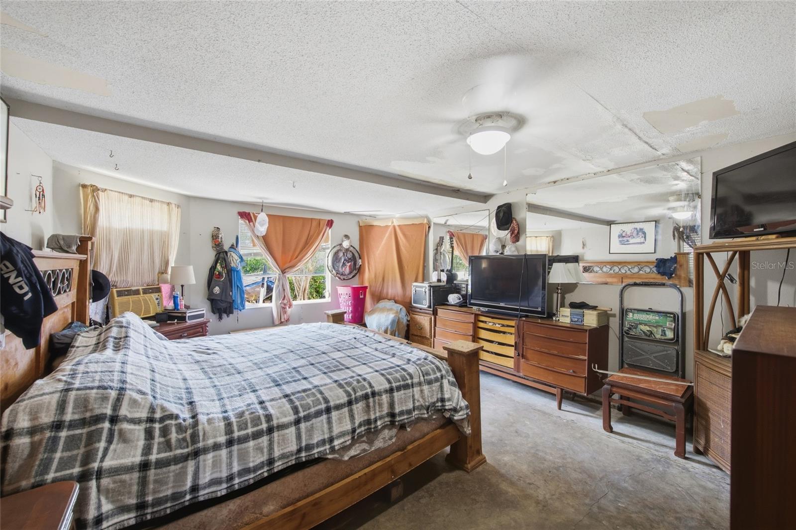 Image 17 of 29 For 3243 Mount Hope Street