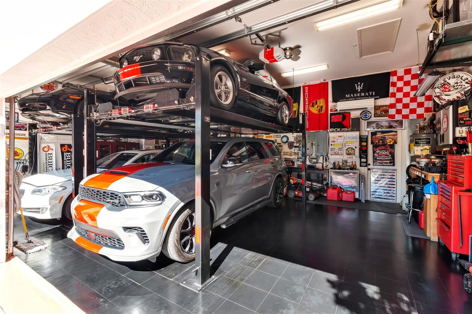 Image 10 of 50 For 1076 Ruisdael Circle