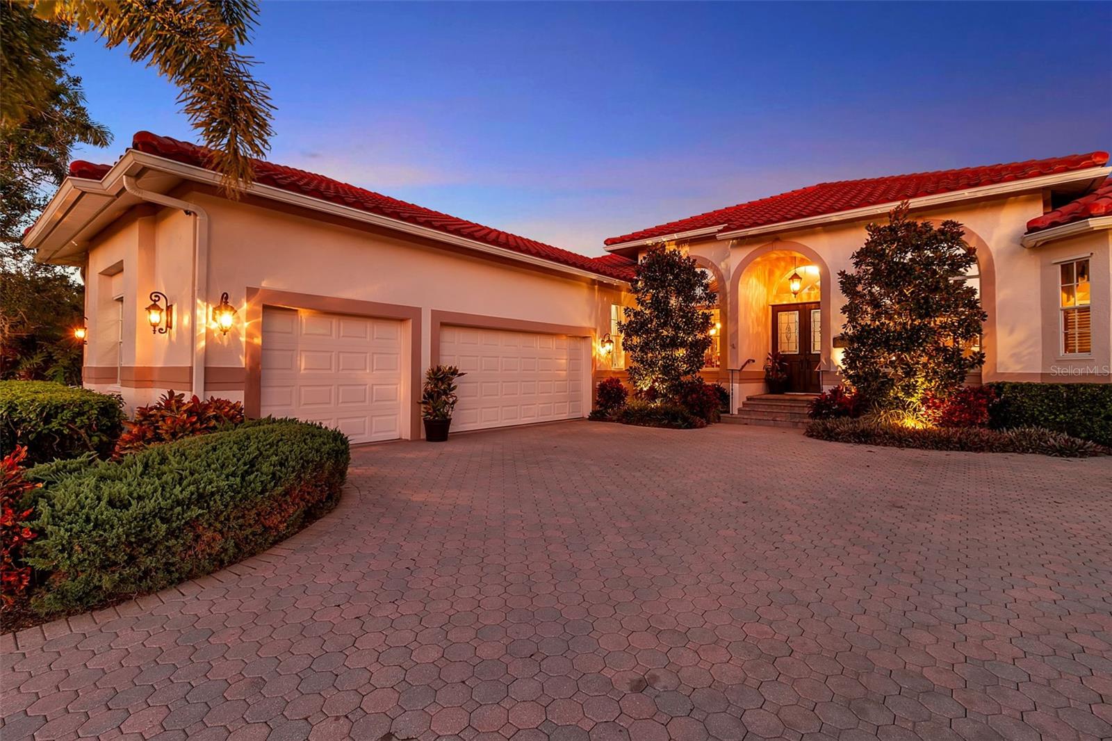 Image 2 of 50 For 1076 Ruisdael Circle