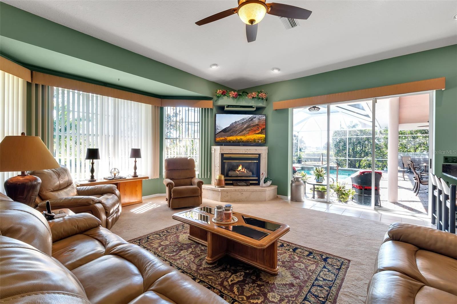 Image 25 of 50 For 1076 Ruisdael Circle