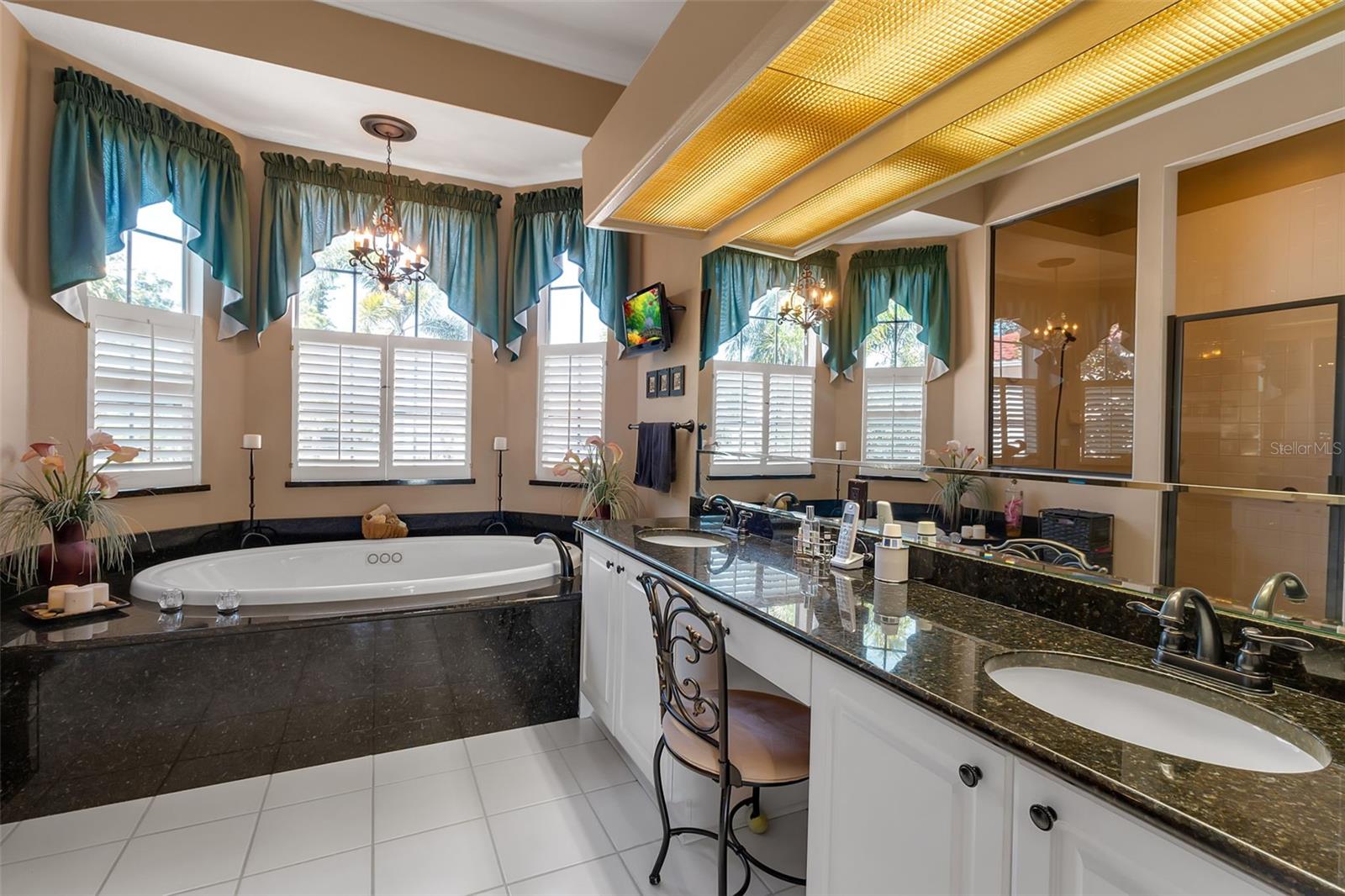 Image 27 of 50 For 1076 Ruisdael Circle