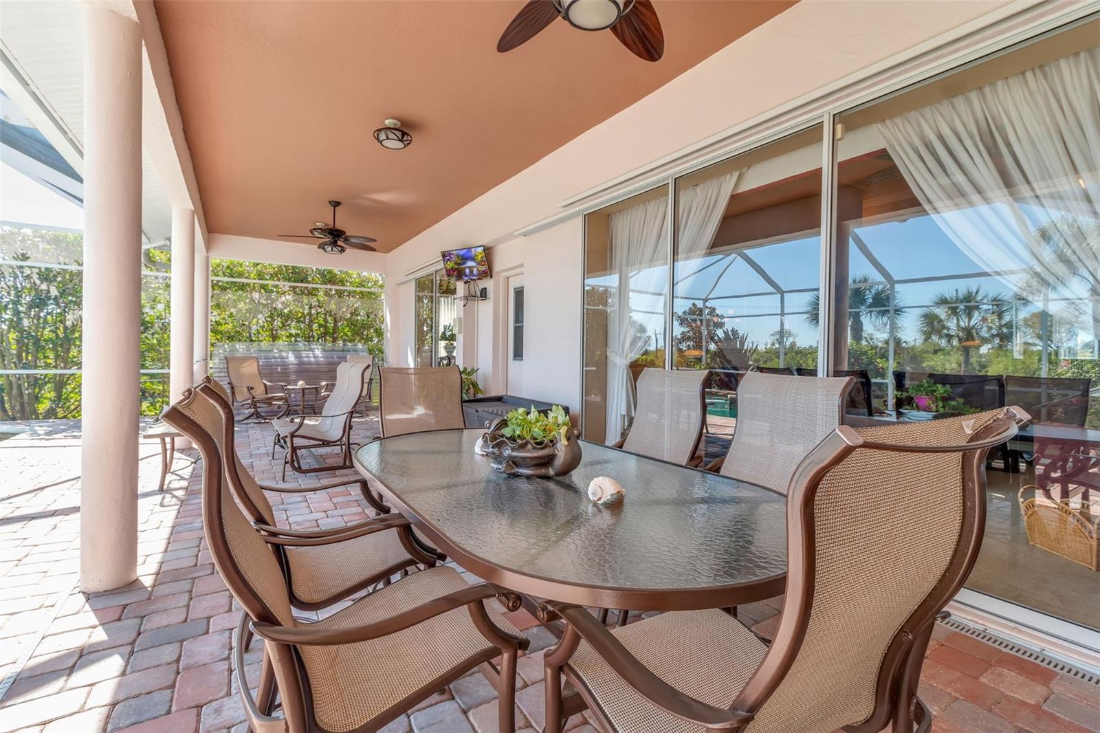 Image 38 of 50 For 1076 Ruisdael Circle