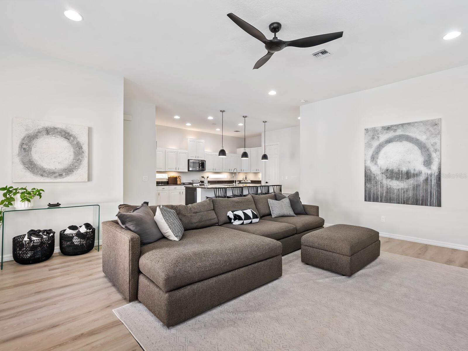 Image 18 of 47 For 2159 Hawthorne Street