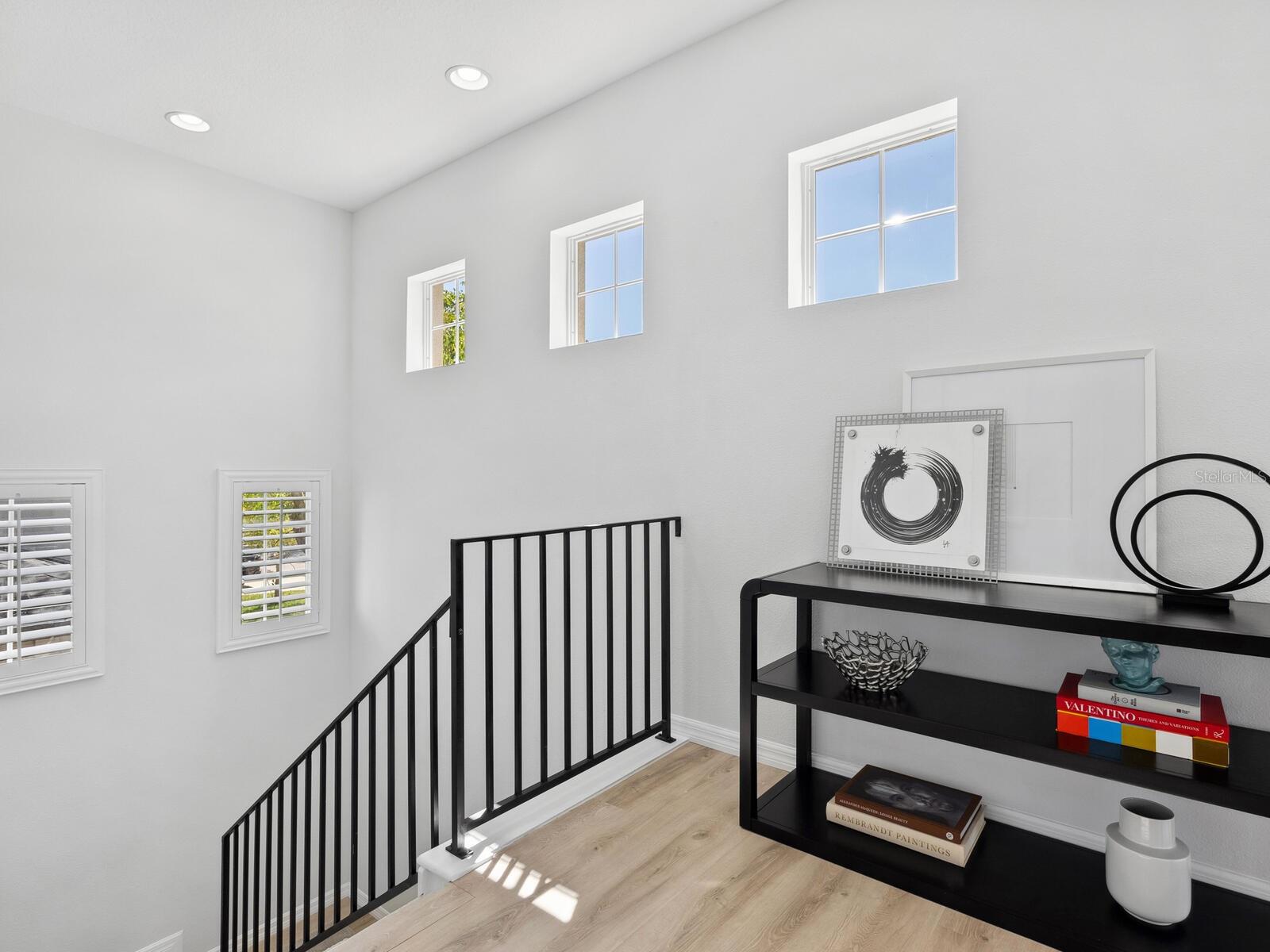 Image 20 of 47 For 2159 Hawthorne Street