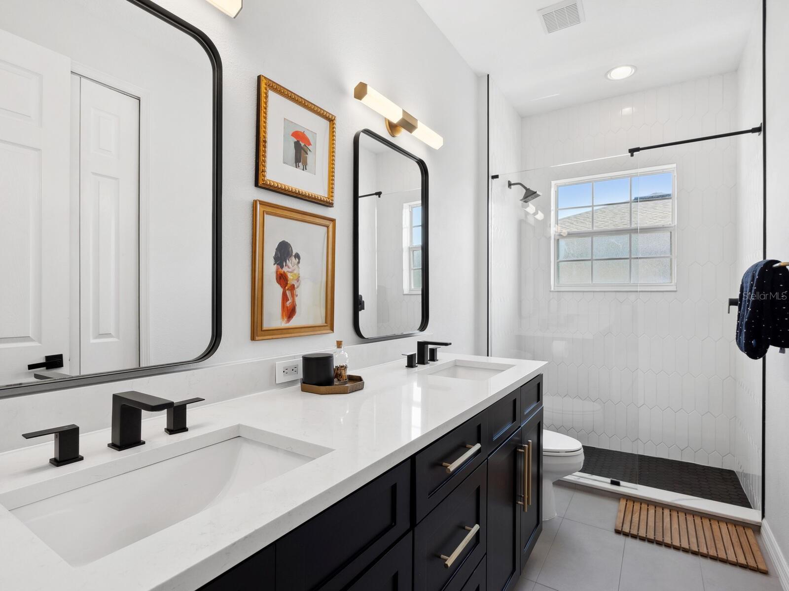 Image 27 of 47 For 2159 Hawthorne Street