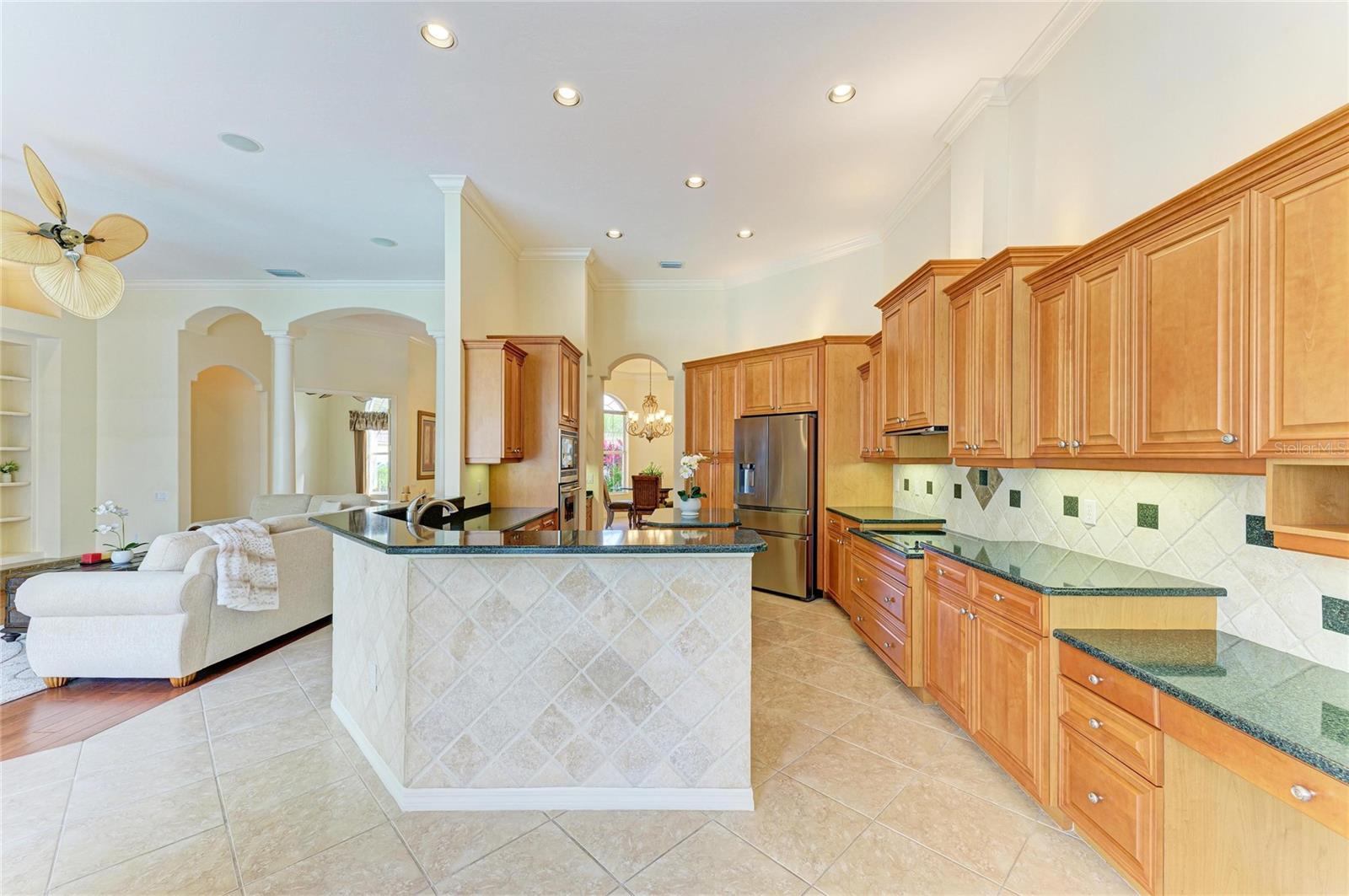 Image 37 of 100 For 7642 Tralee Way