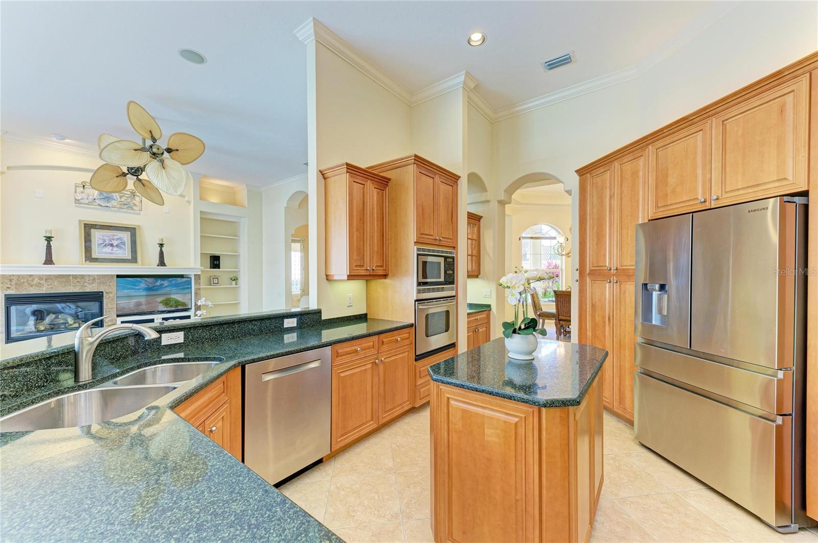 Image 39 of 100 For 7642 Tralee Way