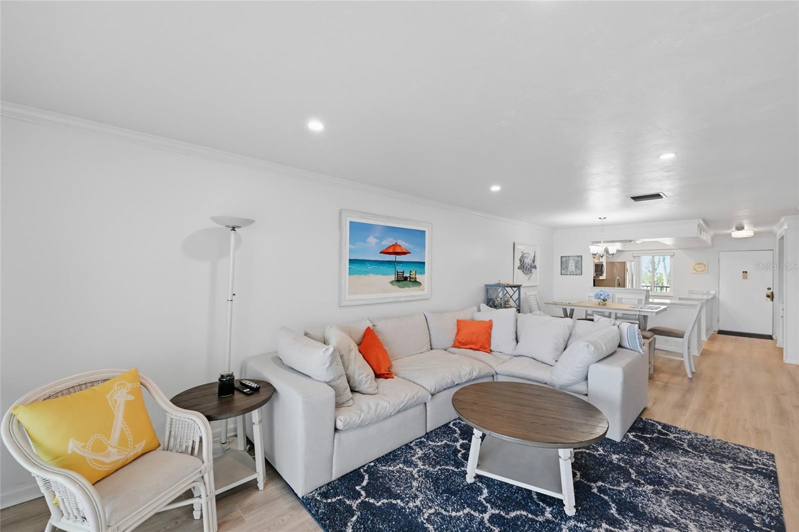 Image 19 of 82 For 8977 Midnight Pass Road 223