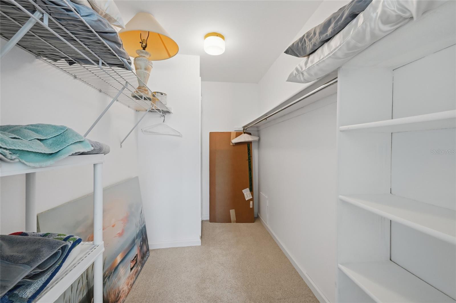 Image 27 of 82 For 8977 Midnight Pass Road 223