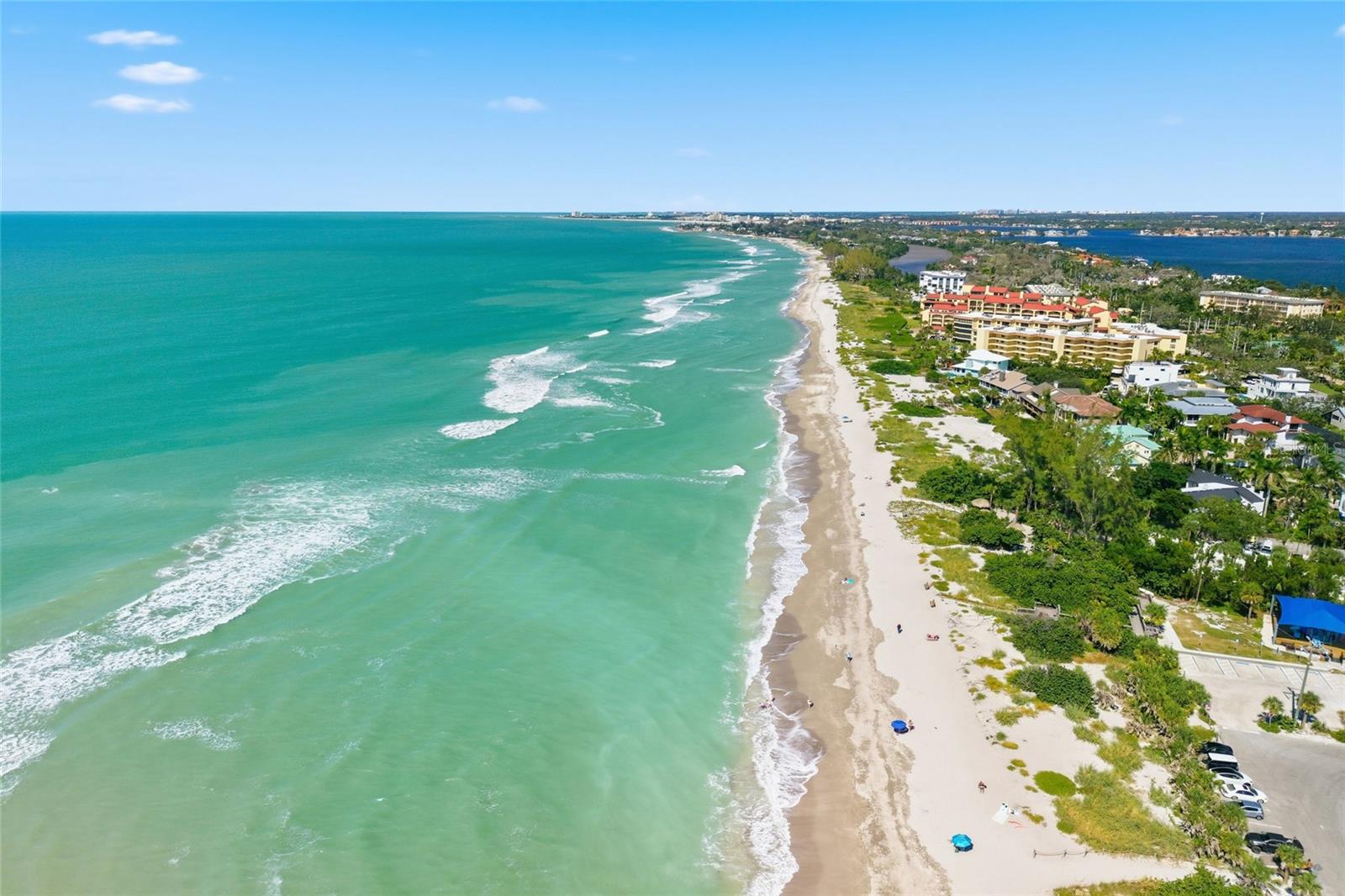 Image 34 of 82 For 8977 Midnight Pass Road 223