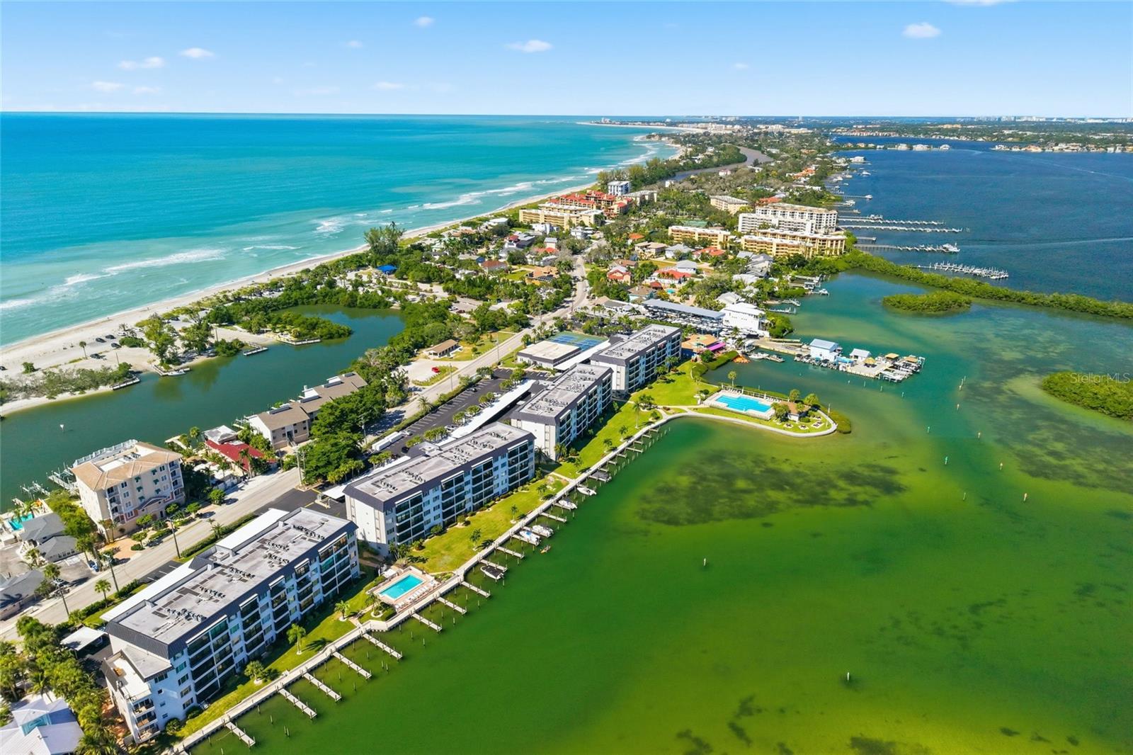 Image 38 of 82 For 8977 Midnight Pass Road 223