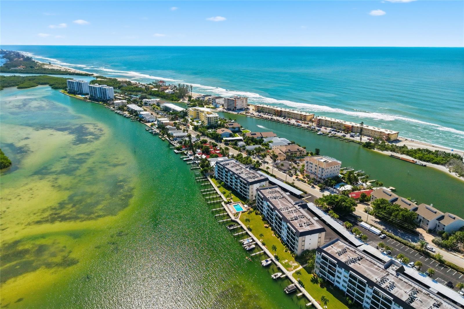 Image 40 of 82 For 8977 Midnight Pass Road 223