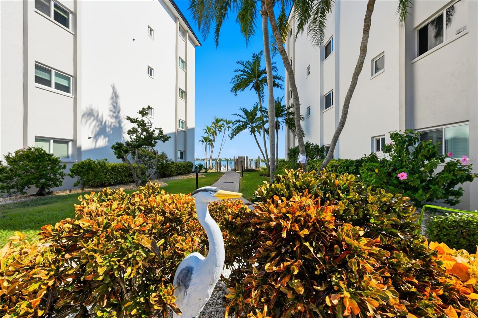 Image 47 of 82 For 8977 Midnight Pass Road 223