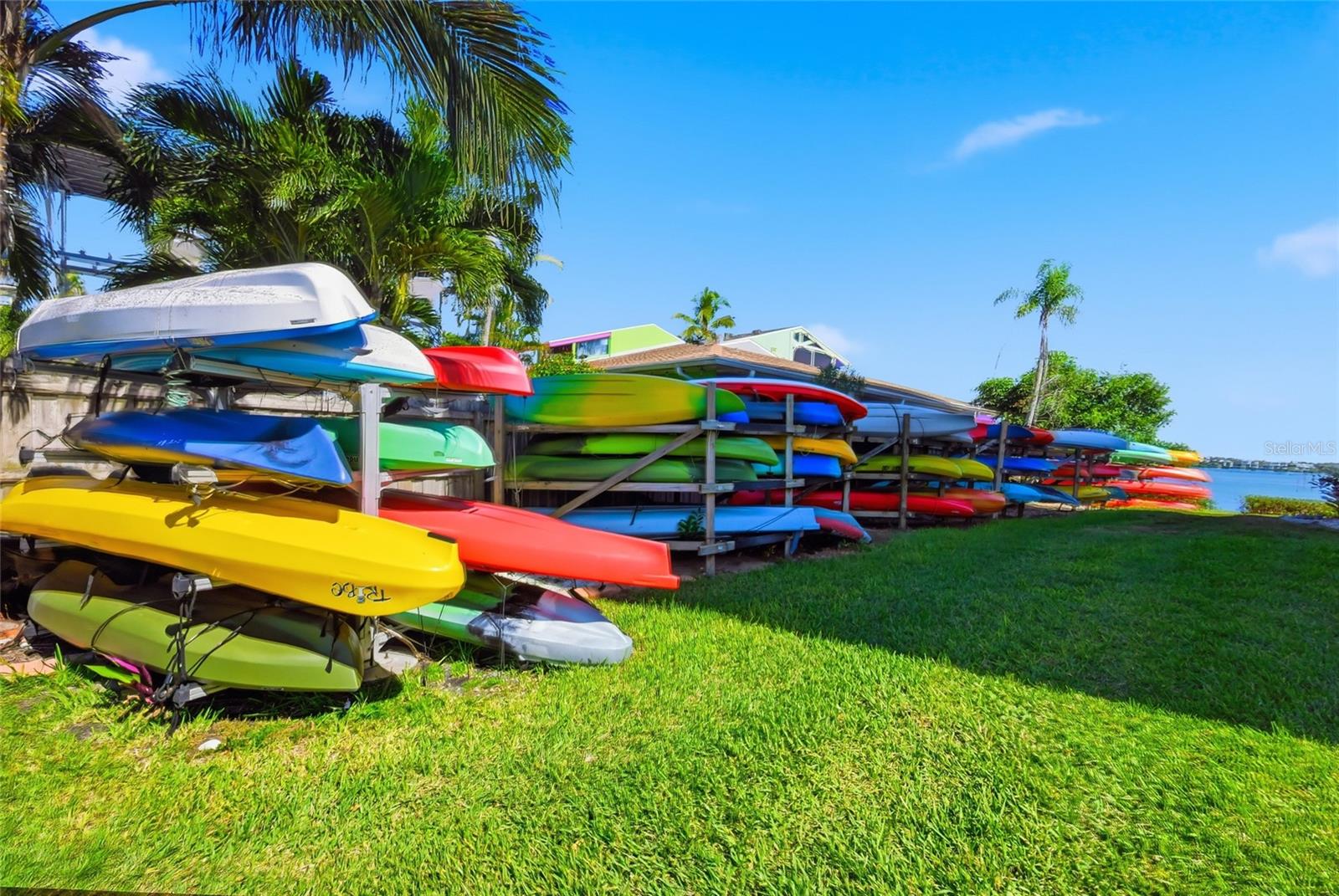 Image 57 of 82 For 8977 Midnight Pass Road 223