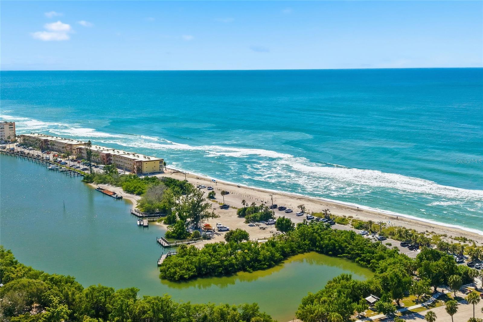 Image 72 of 82 For 8977 Midnight Pass Road 223