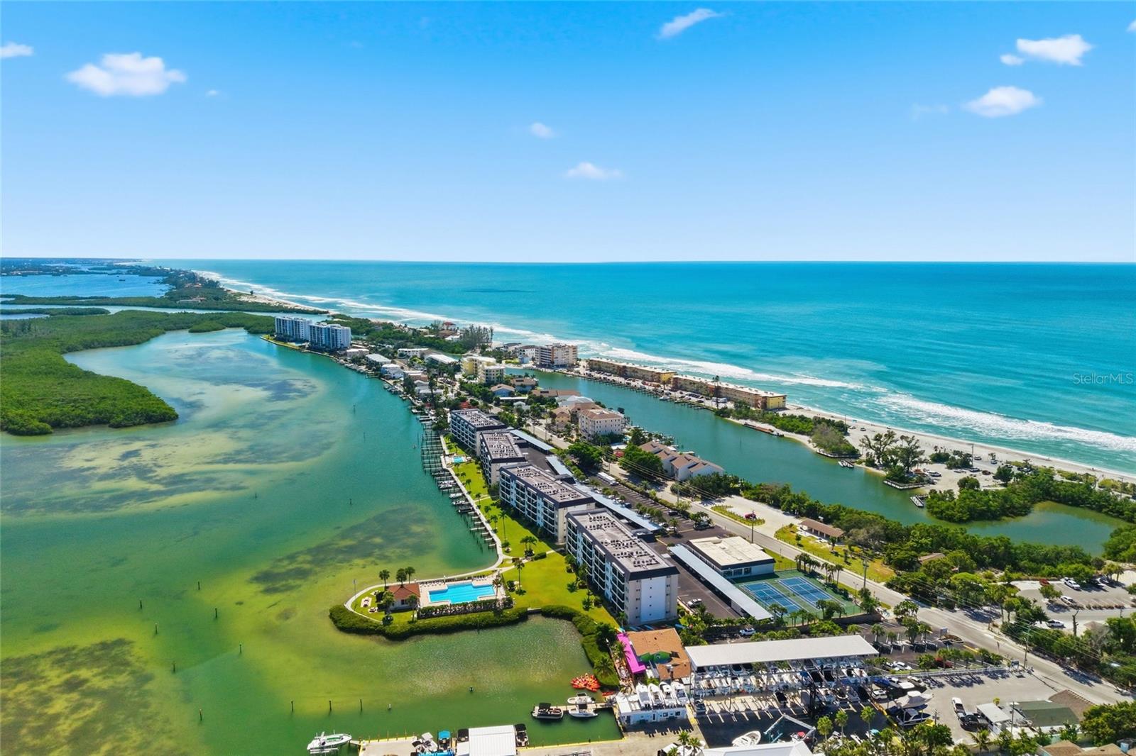 Image 75 of 82 For 8977 Midnight Pass Road 223