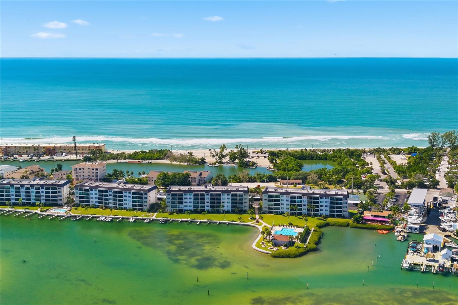 Image 78 of 82 For 8977 Midnight Pass Road 223