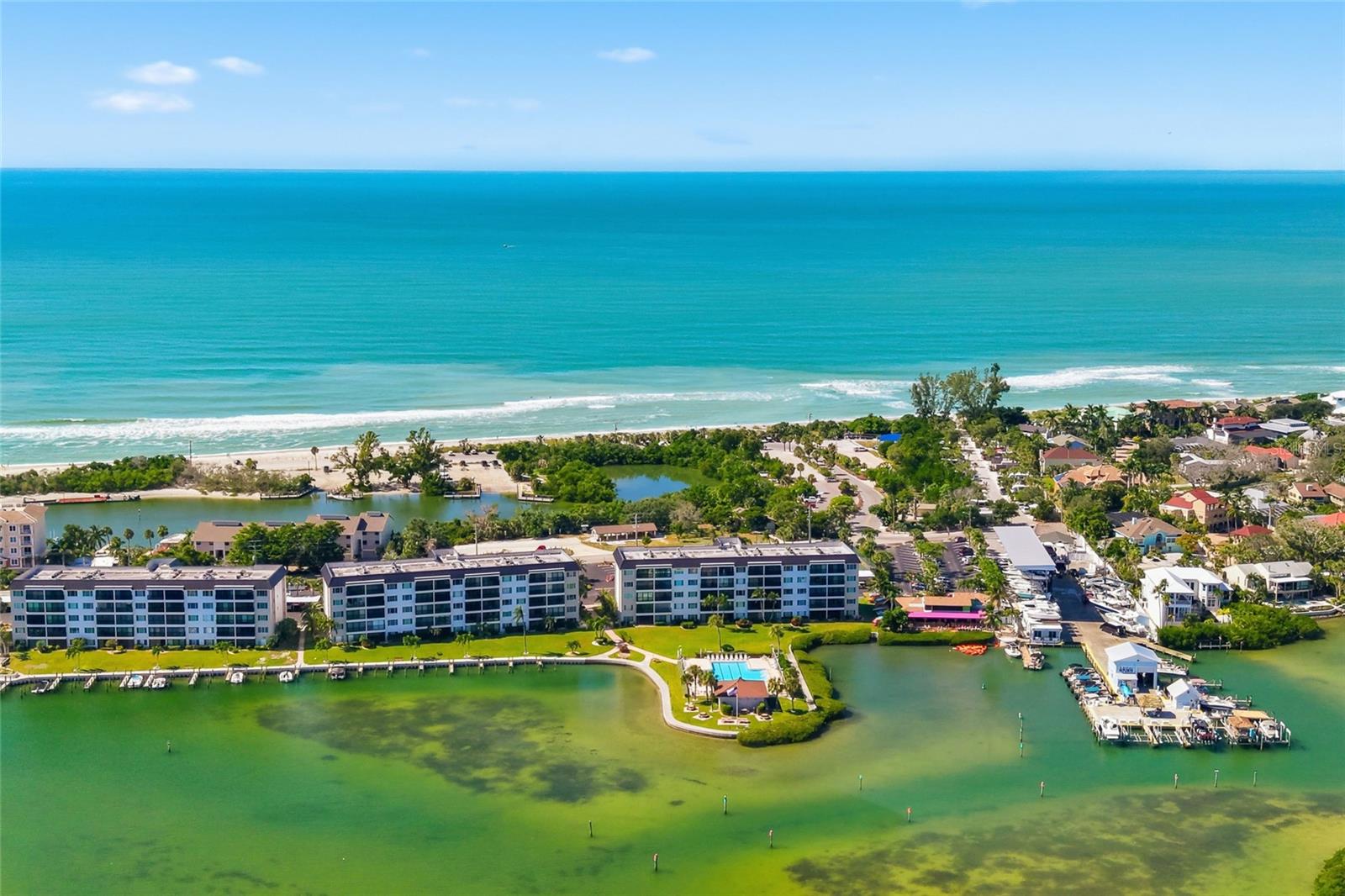 Image 79 of 82 For 8977 Midnight Pass Road 223