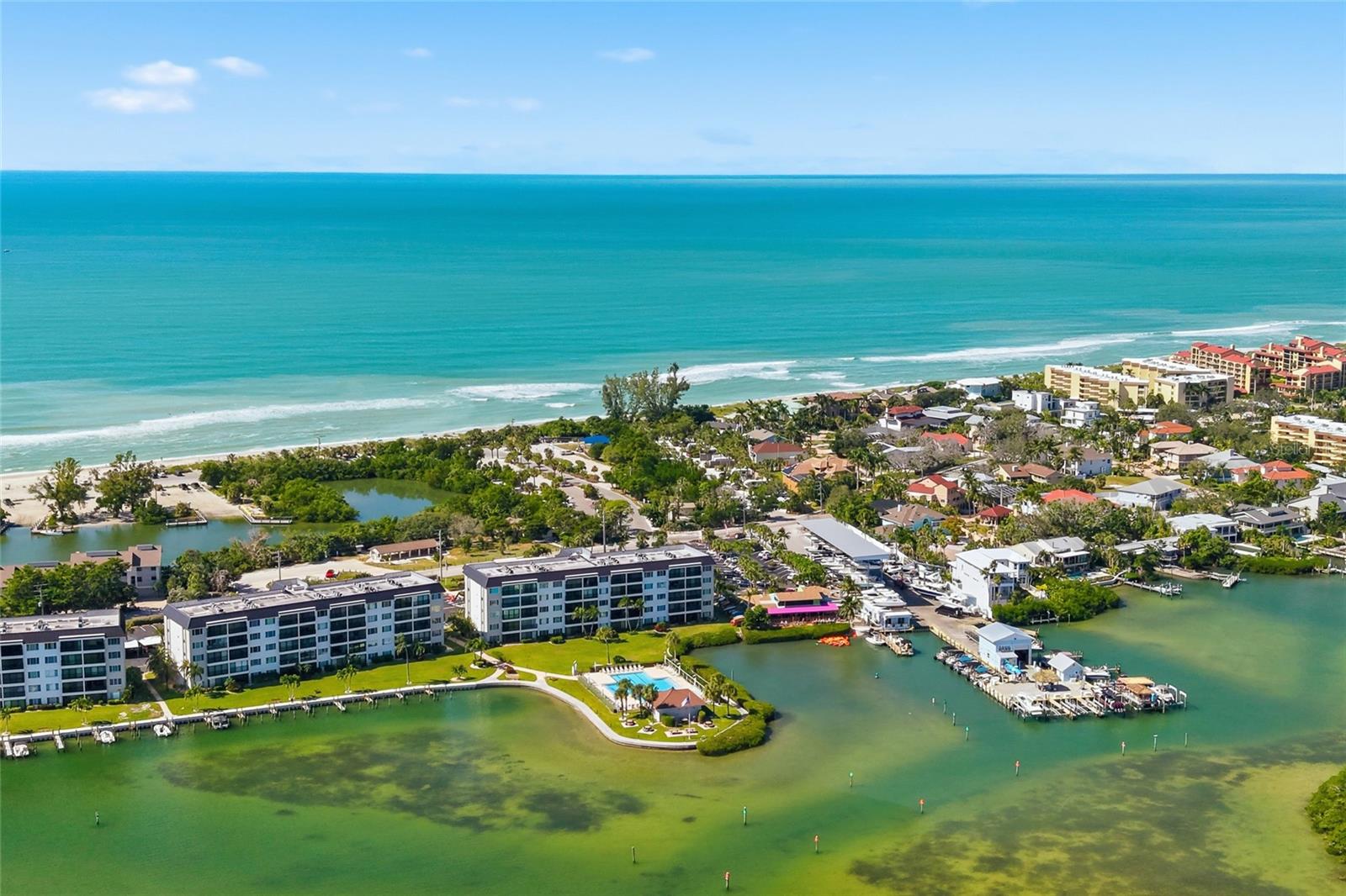 Image 80 of 82 For 8977 Midnight Pass Road 223