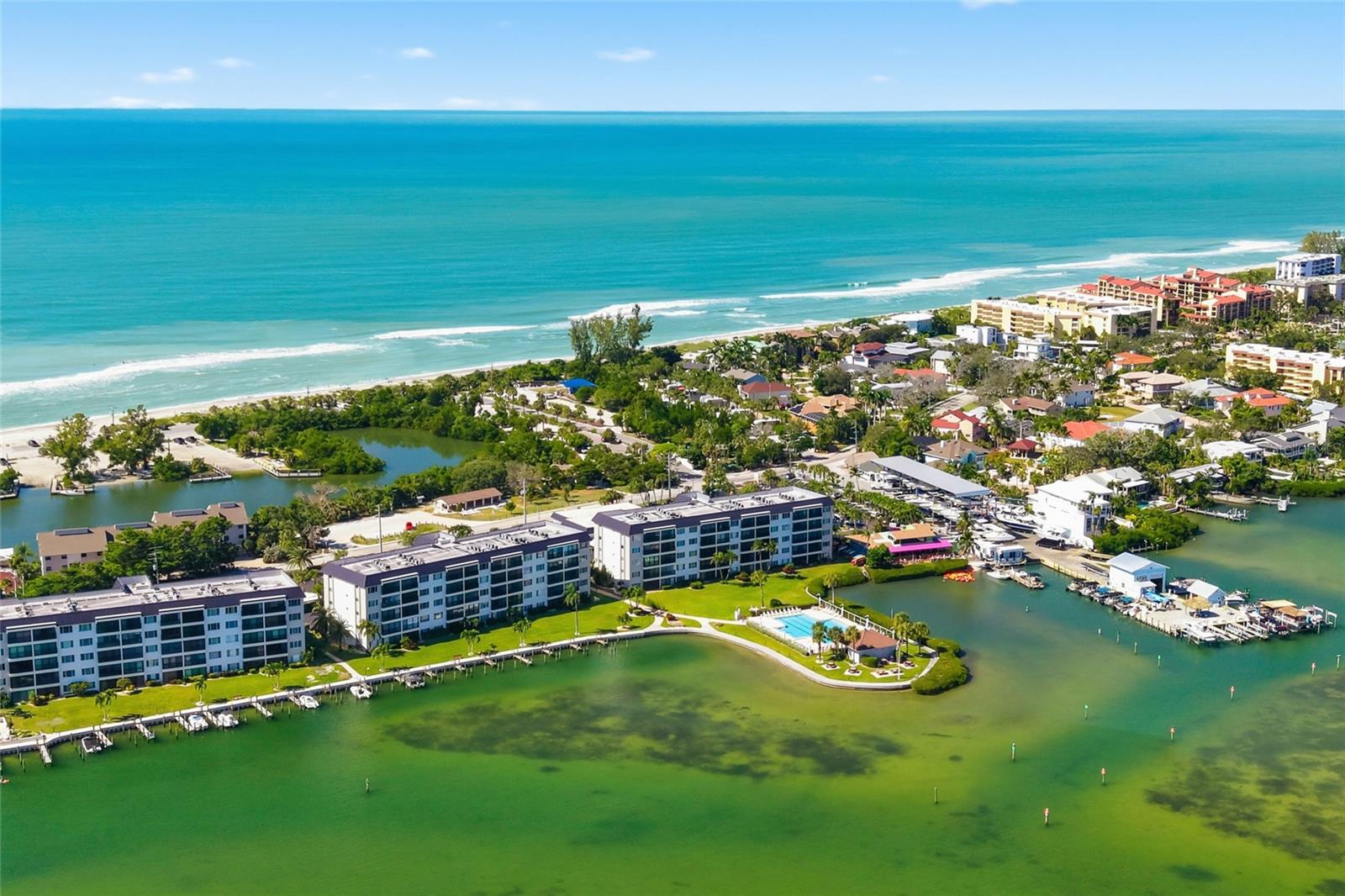 Image 81 of 82 For 8977 Midnight Pass Road 223