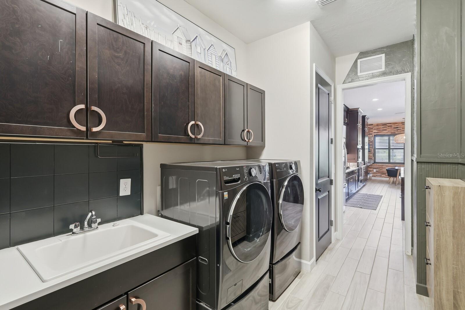 Image 43 of 95 For 16113 Tradewind Terrace