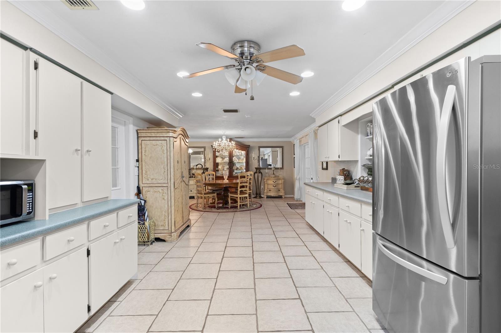 Image 13 of 37 For 3411 Davis Street