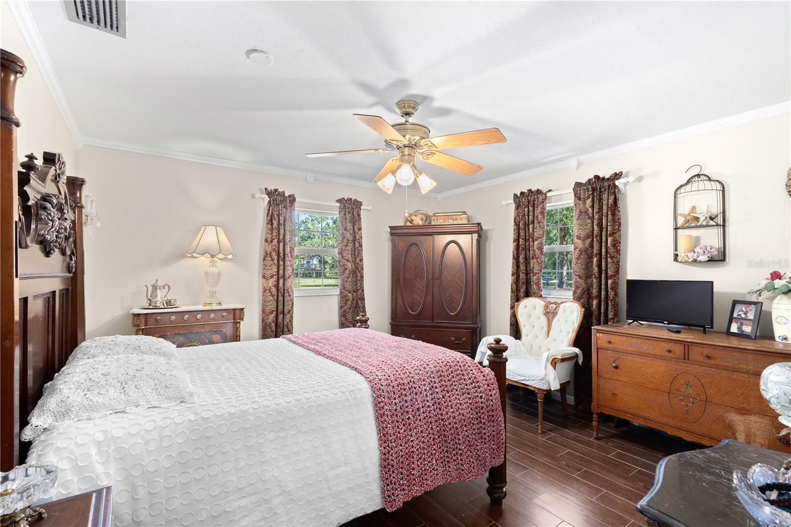 Image 15 of 37 For 3411 Davis Street