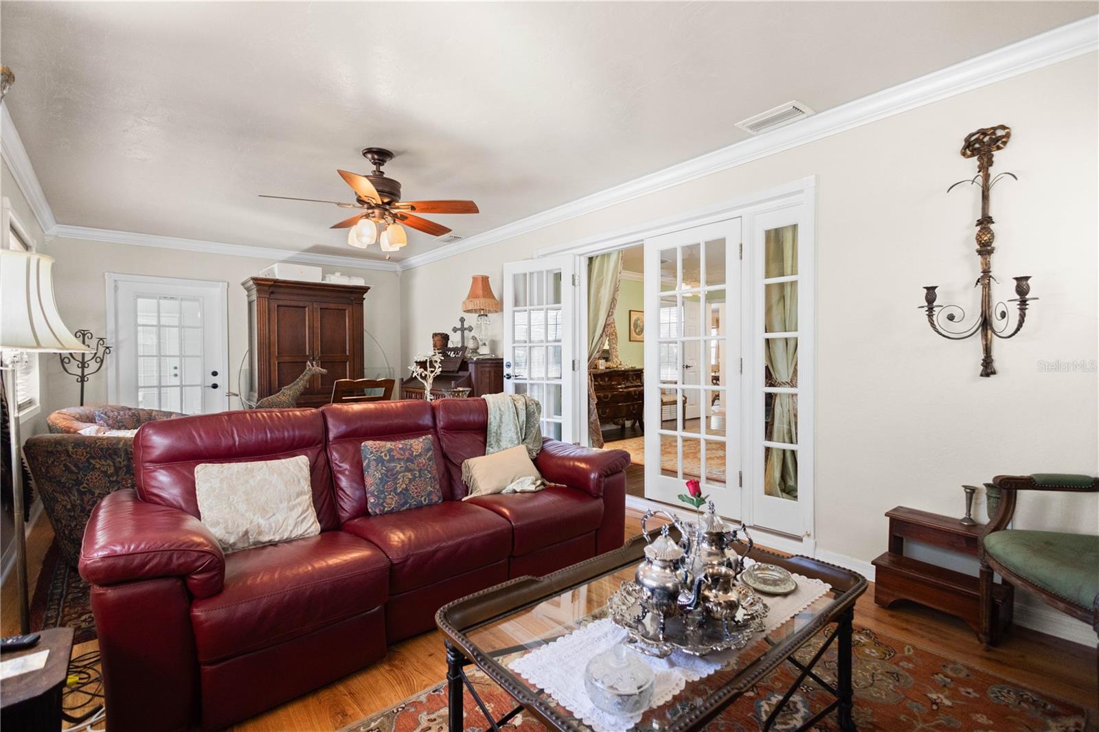 Image 22 of 37 For 3411 Davis Street