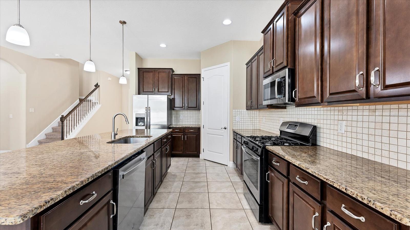 Image 15 of 59 For 5727 Title Row Drive