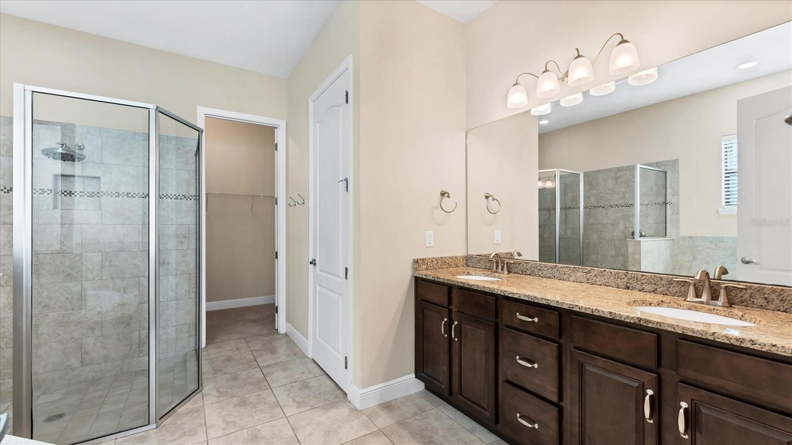 Image 26 of 59 For 5727 Title Row Drive