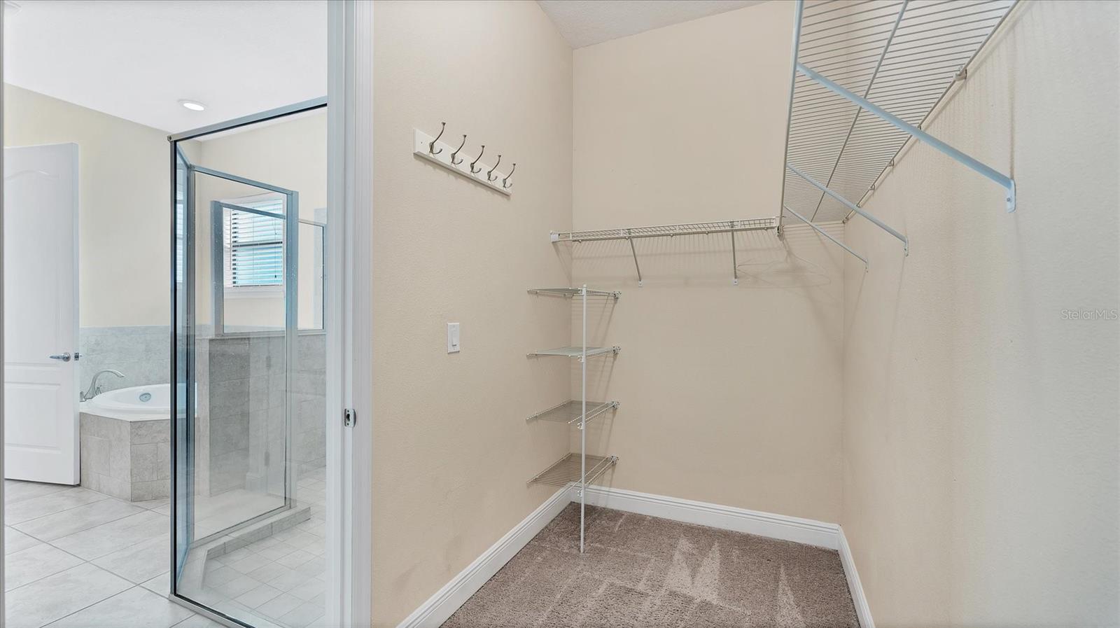 Image 29 of 59 For 5727 Title Row Drive