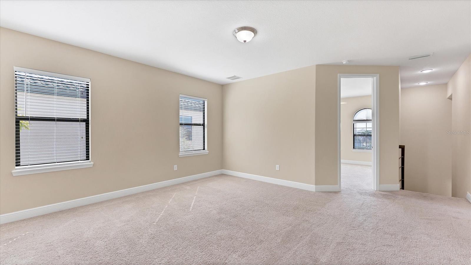 Image 31 of 59 For 5727 Title Row Drive