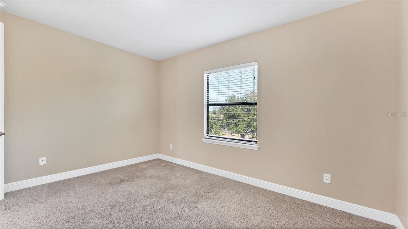 Image 32 of 59 For 5727 Title Row Drive